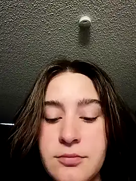 freakylittlebitch69 online show from October 2025 05:41:02 PM