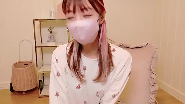 Snapshot of SUZU_1201 chatting on September 2025 10:48:02 AM SUZU 1201 online show from September 2025 10:48:02 AM