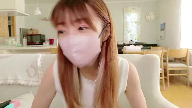 Snapshot of SUZU_1201 chatting on October 2025 01:58:02 AM SUZU 1201 online show from October 2025 01:58:02 AM