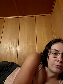 YoungLiisaxx online show from September 2025 06:10:02 PM