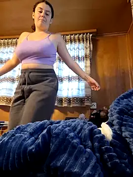 YoungLiisaxx online show from November 2025 03:46:02 PM