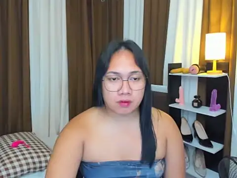 TsUncutKaren online show from September 2025 05:40:02 PM