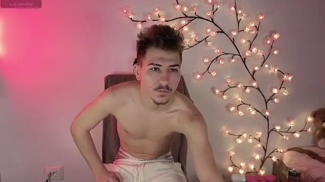 Snapshot of MarioK1 chatting on October 2025 05:10:01 AM MarioK1 online show from October 2025 05:10:01 AM