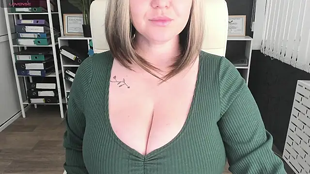  feel me  online show from September 2025 01:38:02 AM