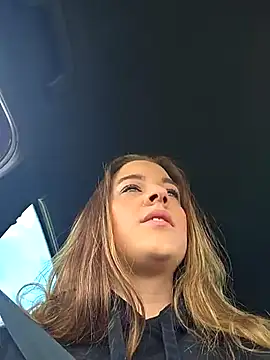 Luna Lynn online show from April 2026 11:29:01 AM