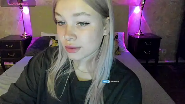 Diana Dream online show from November 2025 03:00:01 PM