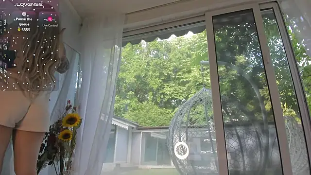 Ella Vee online show from June 2026 04:51:02 AM