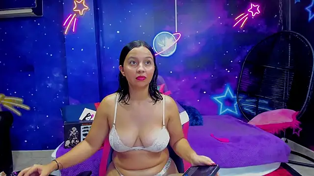 Thalia Cortea online show from November 2025 11:39:02 PM