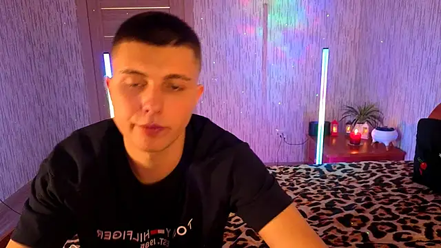 Snapshot of Denisx444 chatting on December 2025 10:49:01 PM Denisx444 online show from December 2025 10:49:01 PM