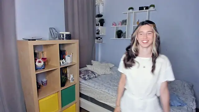 Snapshot of AntonettaTarring chatting on September 2025 07:19:02 AM AntonettaTarring online show from September 2025 07:19:02 AM