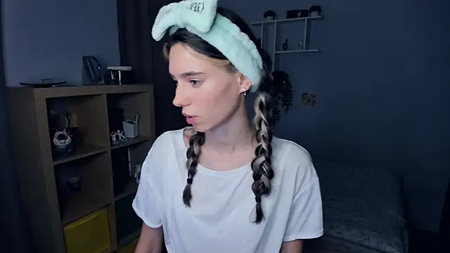 Snapshot of AntonettaTarring chatting on September 2025 07:30:02 AM AntonettaTarring online show from September 2025 07:30:02 AM