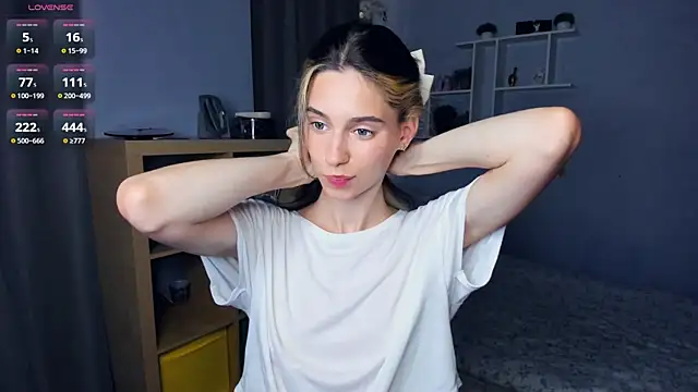 Snapshot of AntonettaTarring chatting on September 2025 07:21:02 AM AntonettaTarring online show from September 2025 07:21:02 AM