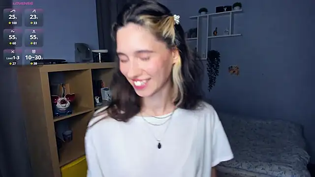 Snapshot of AntonettaTarring chatting on September 2025 10:18:02 AM AntonettaTarring online show from September 2025 10:18:02 AM