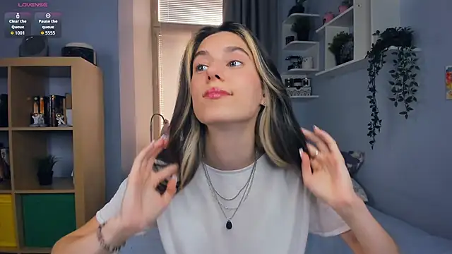 Snapshot of AntonettaTarring chatting on September 2025 07:24:02 AM AntonettaTarring online show from September 2025 07:24:02 AM