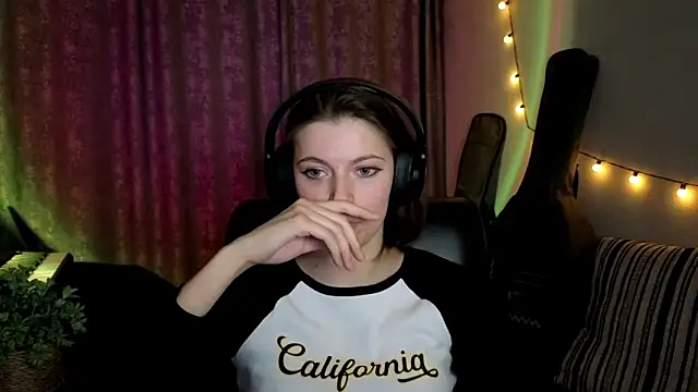 CutieAnny online show from February 2026 08:40:02 PM