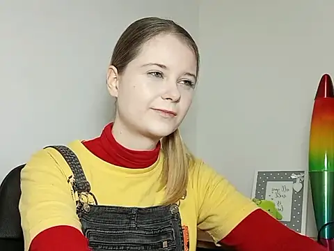 LydiaYoung online show from November 2025 07:12:01 PM