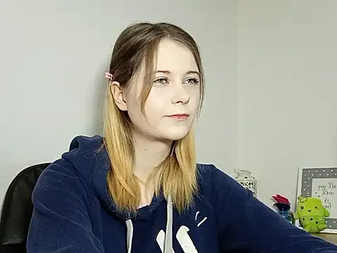 LydiaYoung online show from December 2025 07:19:02 PM