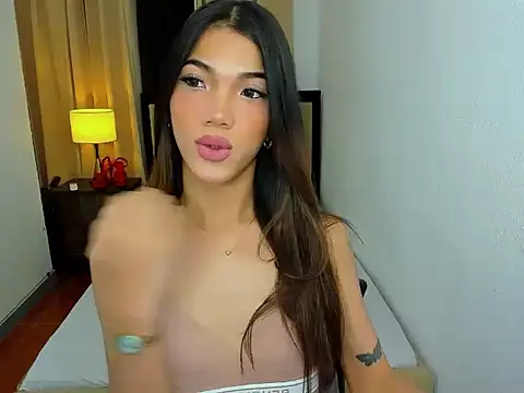 Snapshot of CassieSommereux chatting on May 2026 06:48:01 PM CassieSommereux online show from May 2026 06:48:01 PM