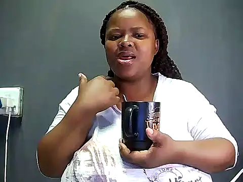 Snapshot of MegaBustyQueen chatting on September 2025 09:26:01 PM MegaBustyQueen online show from September 2025 09:26:01 PM