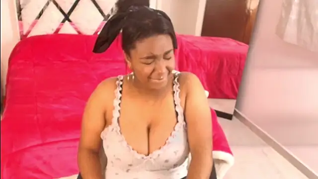 Amiranast online show from October 2025 12:49:02 PM