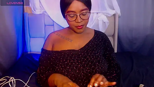 Mimi Gil online show from February 2026 01:19:01 PM