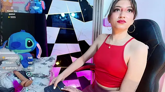 sophia arevalo online show from November 2025 03:23:01 AM