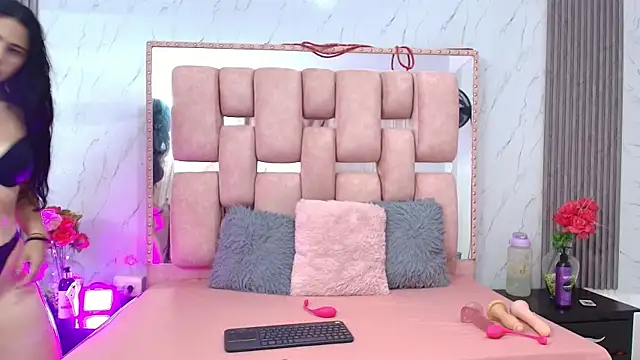 SofiaSommers online show from December 2025 10:05:01 PM