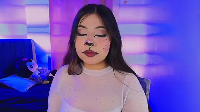 annie-russel online show from October 2025 02:18:01 AM