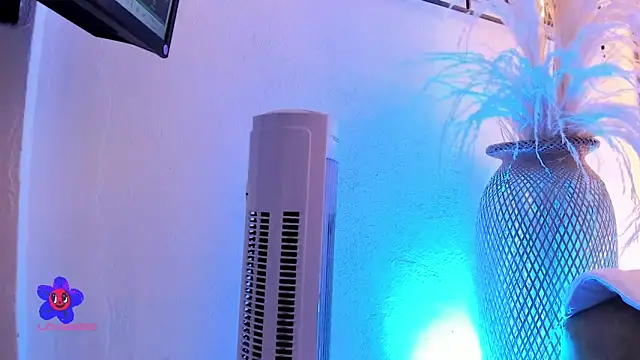 ArianaSantana online show from November 2025 08:20:02 PM