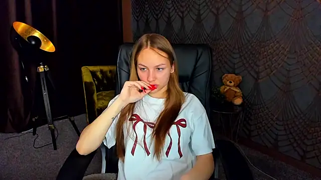 Snapshot of MilaAddams chatting on July 2026 05:32:02 AM MilaAddams online show from July 2026 05:32:02 AM