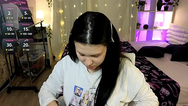 Nicole Parshikova online show from November 2025 10:15:02 AM