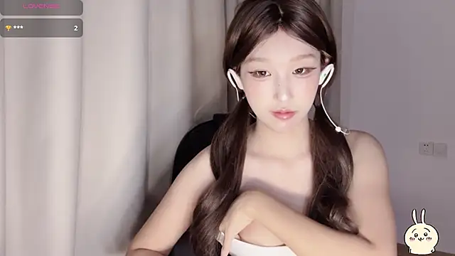 Winnie666- online show from September 2025 04:32:02 PM