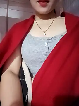 LucyyLy online show from January 2026 01:11:01 AM