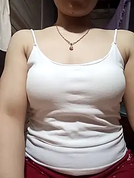 Snapshot of LucyyLy chatting on May 2026 11:51:01 AM LucyyLy online show from May 2026 11:51:01 AM