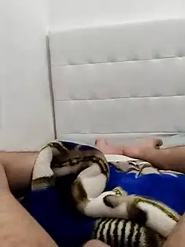 Yazaza1999 online show from October 2025 01:34:02 PM