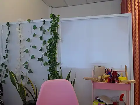 Manuela lara  online show from September 2025 01:44:02 PM