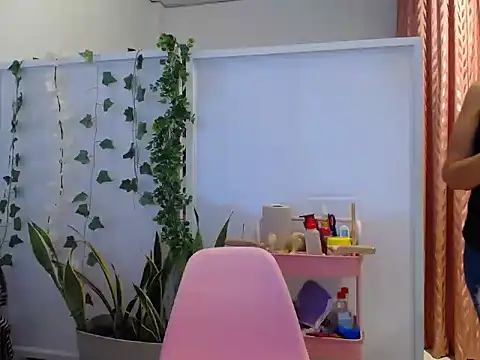 Manuela lara  online show from September 2025 02:50:01 PM