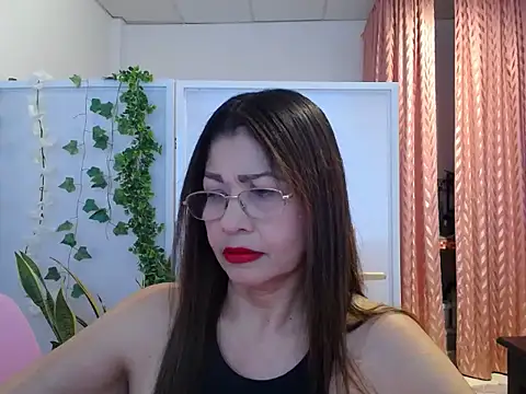 Manuela lara  online show from September 2025 02:43:02 PM
