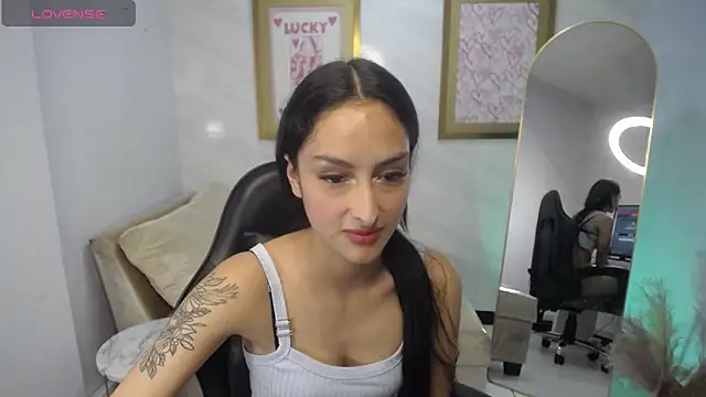 Tifany v online show from October 2025 08:06:02 PM