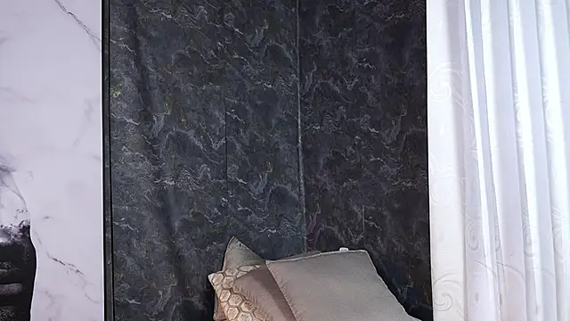 Tayler Kim online show from October 2025 07:14:01 PM