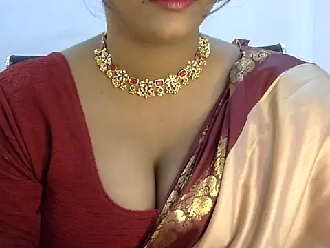 Hott Noor online show from December 2025 06:03:02 PM