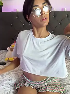 Im Lyan online show from October 2025 05:11:02 PM