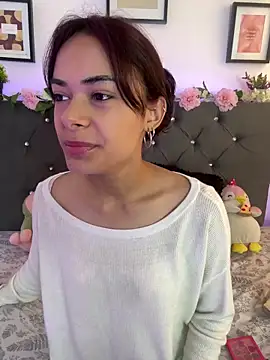 Im Lyan online show from November 2025 03:37:02 PM