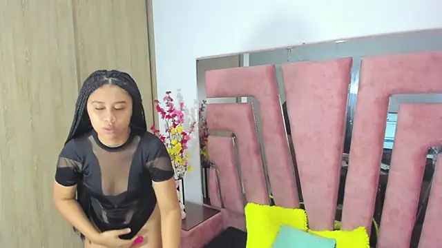 MaraKarly online show from November 2025 06:41:02 PM