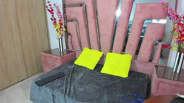 MaraKarly online show from February 2026 07:18:01 PM