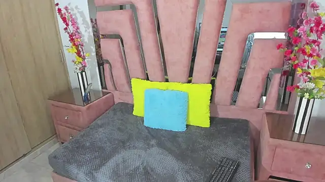 MaraKarly online show from March 2026 07:42:01 AM