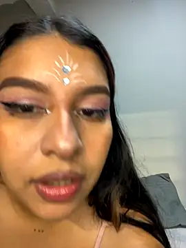  Chloe Smith online show from September 2025 05:01:02 AM