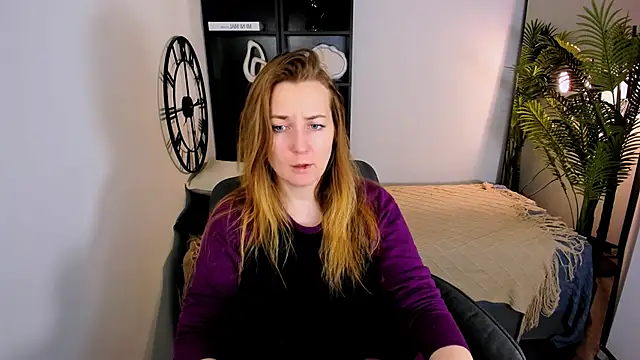 MeggySun online show from January 2026 12:09:02 PM