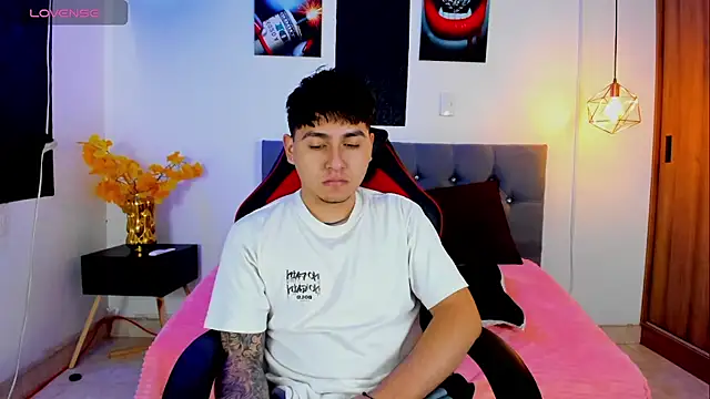 Nicolas James Sc online show from November 2025 02:28:02 PM