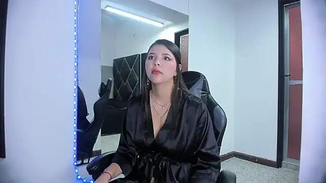 Charlotte-Star online show from September 2025 07:37:02 PM